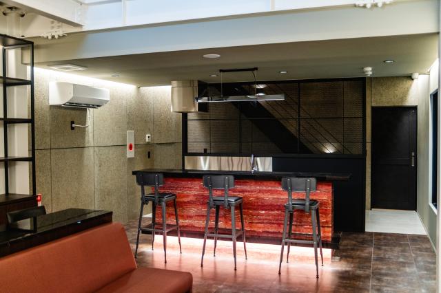 〜職場環境について〜
業務に真摯に取り組む社員活躍中！