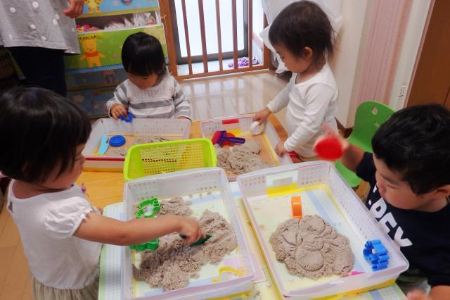 【調理補助】【保育士】定員5名（0〜2歳児）の保育室です★扶養控除内の勤務／近隣スタッフ活躍中！[1]保育室での調理スタッフ
[2]保育室での保育士