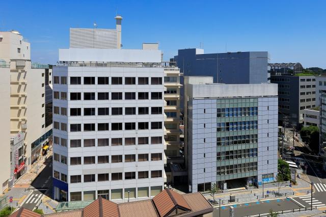 駅チカ！通勤便利な職場です。
親切丁寧に指導するので安心して働けますよ！