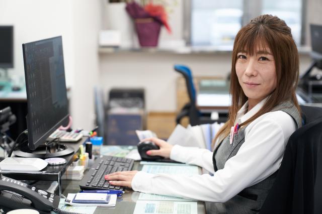 《インタビュー2》
少数ならではの家庭的な雰囲気でとっても働きやすい環境です♪（勤続5年Oさん）