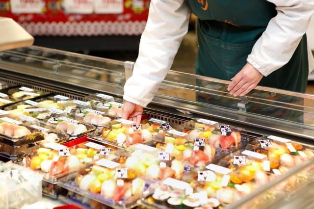 【旬海　ハーベスはびきの店】未経験OK！週3日〜3時間〜相談OK♪家事と両立できる！年齢不問♪鮮魚のパック詰め・品出し・簡単な寿司加工