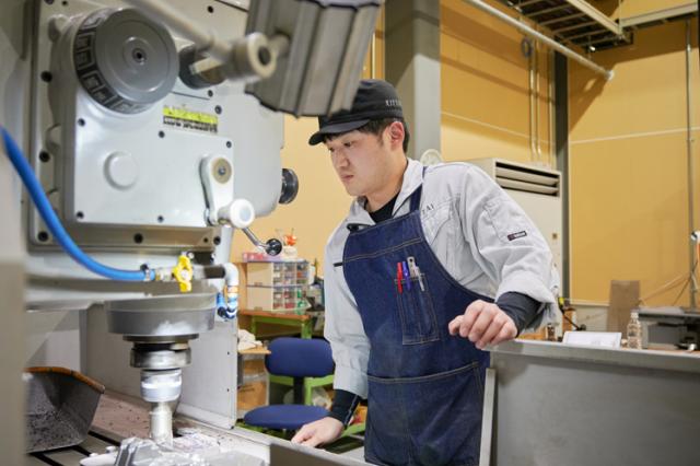 総勢10数名が活躍する少数精鋭の成長企業!風通しの良い働きやすい職場で一流の技術を身に付けませんか。