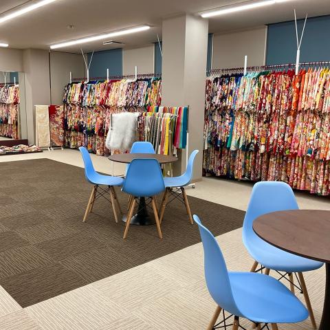 お客様の「似合う」を一緒に見つける時間は
とても楽しいもの。特別な一着をお届けしてください！