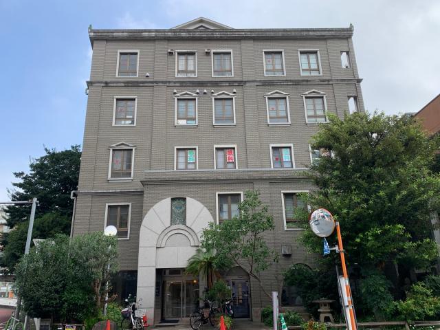 職場は「朝霞」駅南口より徒歩1分！
通勤はもちろん、仕事帰りの買い物にも便利な好立地です。