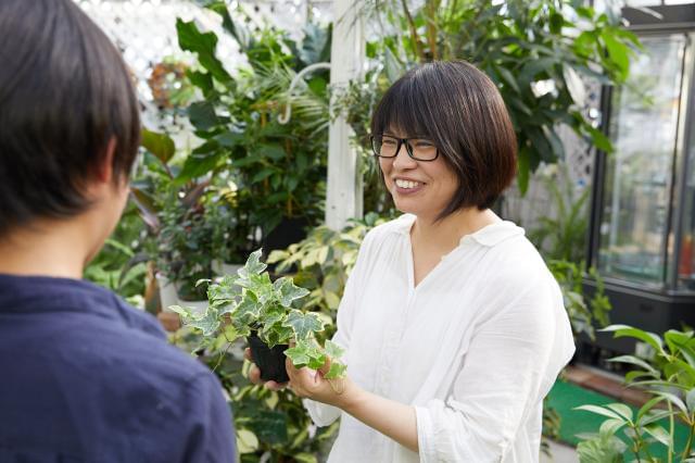 子育て中の主婦スタッフ活躍中!
未経験からスタートした先輩もたくさん働いているのでご安心ください。