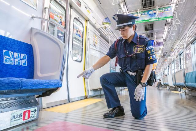 学歴・経験・資格不問／駅構内での警備業務／週3日〜／直行直帰OK／中高年・シニア世代活躍中施設（八潮駅構内）警備スタッフ