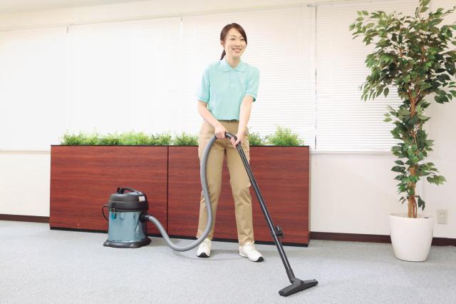 主婦を中心に、女性スタッフが活躍中。
適度に動ける清掃ワークは、健康維持にも最適です♪