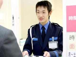 大規模商業施設の警備を行っている当社なら、
未経験の方も安心して働いていただけます!