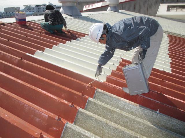 腰を据えて働くなら業績絶好調の当社で！
10代〜60代の幅広い年代が活躍しています。