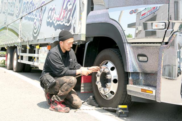 なんと社長がつくった労働組合。「会社ありきのドライバー、
ドライバーありきの会社。ギブ&テイクや!」