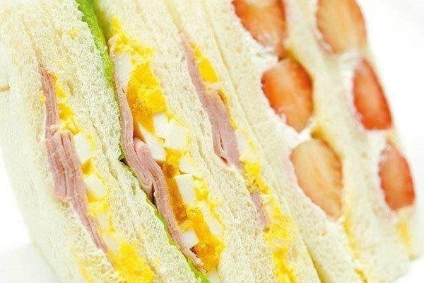 あらゆる商品がお客さまのお手元に届けられるのも、仕入業務の正確な食材提供があってこそです♪