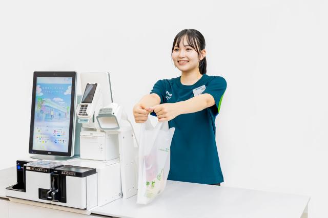 スキマ時間を有効活用！身近なコンビニ「ファミマ」でお仕事しませんか！？コンビニスタッフ
