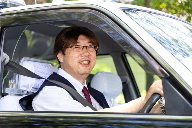 ▼スタッフインタビュー2
(Sさん/トラックドライバーから転職/入社1ヶ月)