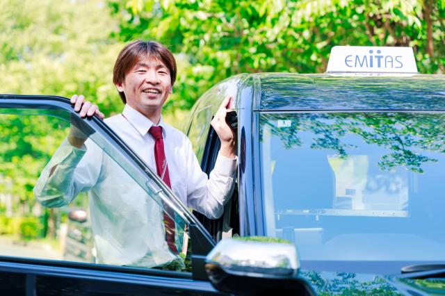 ▼スタッフインタビュー1
（カマタさん／一般企業から転職／入社6ヶ月）