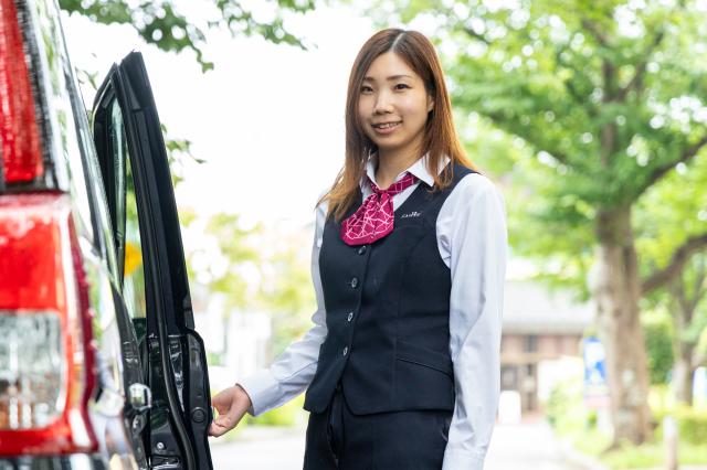 ▼スタッフインタビュー1
（クラキさん／同業他社から転職／ドライバー歴8年）