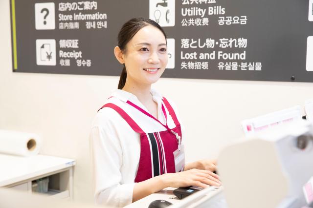 【短期アルバイト（サービスカウンター）】◆11月〜年始まで◆車通勤OK◆未経験OK！◆毎年人気♪総合スーパーの短期アルバイト（サービスカウンター）