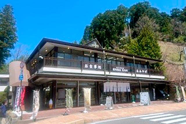 高野山にオープンするカフェで働きませんか。
観光で滞在中のスキマ時間に
お手伝いいただけるという方も歓迎！