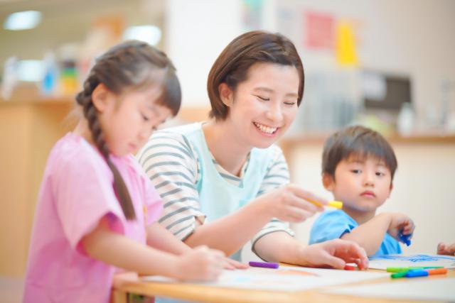 幼稚園教諭の資格を活かして＜補助教員＞としてご活躍を！　14時半までの勤務です！補助教員