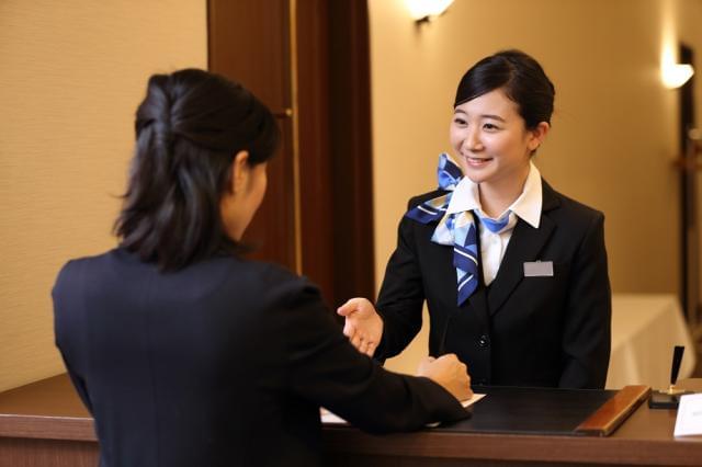 長期勤務できる方を求めています。5年、10年と長くお客様と信頼関係を築きながらご活躍くださいね。
