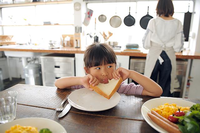 国産小麦のパンづくり一緒に楽しみませんか？
工場勤務ですが、手作業でのパンづくりです。