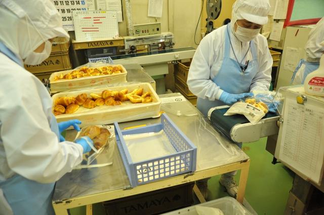 【パート】急募！経験不要・40代・50代活躍／パンの包装業務パンの包装業務