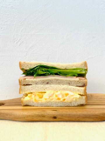 タマヤの食パンの魅力再発見のサンドイッチは、毎週販売を楽しみにされている方が増えています。
