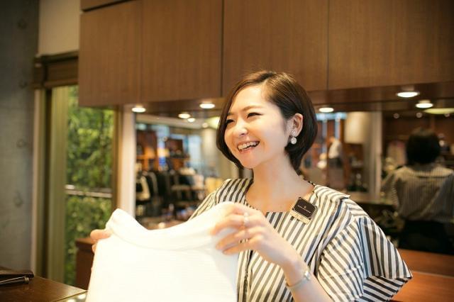 お友達、恋人、家族の洋服選びをお手伝いするように。“提案する”を楽しむ接客が私たちのスタイルです。