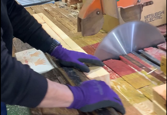 ■仕事紹介：切り（木取り）作業　【工程１】