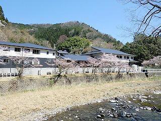 五條市西吉野町の地域に密着した施設です!