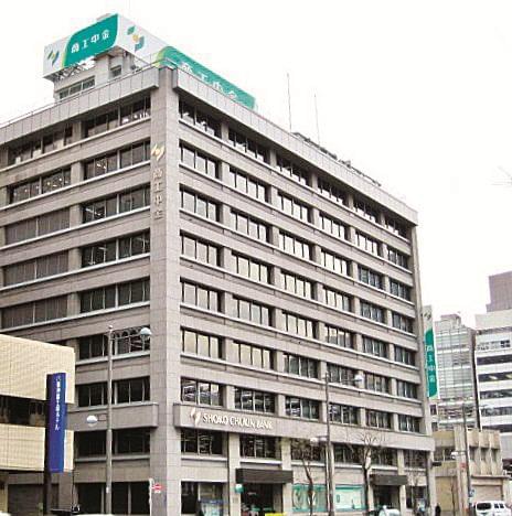 勤務地は各最寄駅より徒歩圏内で、アクセス面は良好!