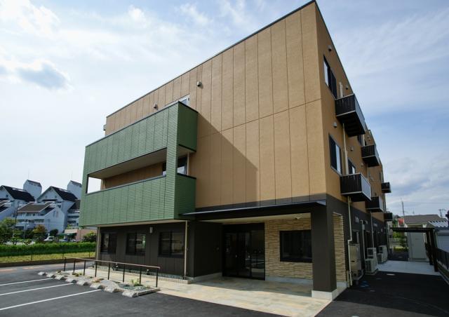 自慢はスタッフ間の風通しの良さ。
スタッフの表情・動きがイキイキとした働きやすい職場です♪