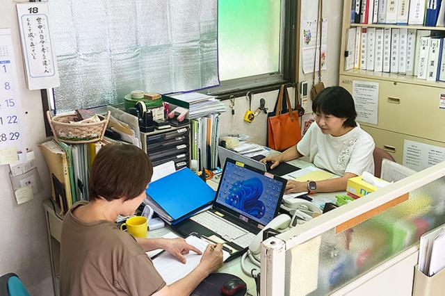 交通費は嬉しい全額支給♪マイカー通勤も可能です。
週4日・1日4時間のお仕事！