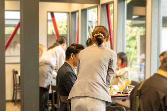 おしぼり文化×カフェ◎　新しいお店を一緒に作り上げよう！　未経験歓迎　週3日〜日数・時間応相談ホールスタッフ