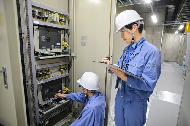 未経験からはじめたスタッフ多数!
前職での経験を活かして什器の修理を手掛ける人もいます。