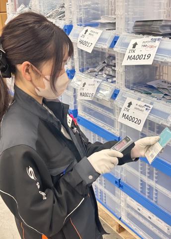 未経験OK！主婦(夫)さん必見！/扶養内勤務OK/空調完備の倉庫の軽作業50名/マイカー通勤OK軽作業スタッフ(CD・DVDの品出し・ピッキング・検品他)