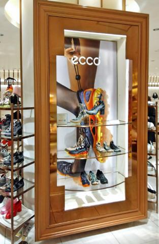 20代〜40代スタッフが活躍中。
あなたの接客・販売経験を当店で活かしませんか。