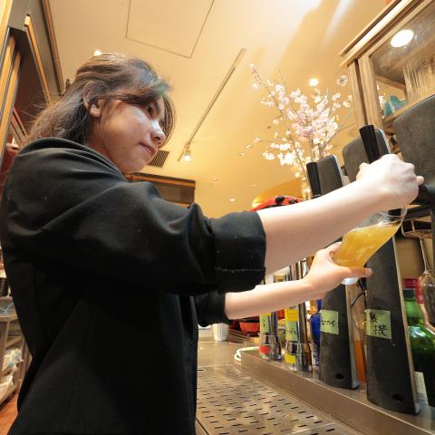 お昼間の〔調理補助・ホールスタッフ〕アルバイト募集！　未経験OK！融通の利きやすい働き方◎居酒屋レストランでの昼の調理補助・ホールスタッフ