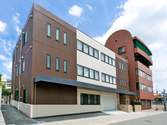 競合が少ない業界だから需要が高く業績は右肩上がり。堅固な基盤の上でスキルを磨いていきましょう。