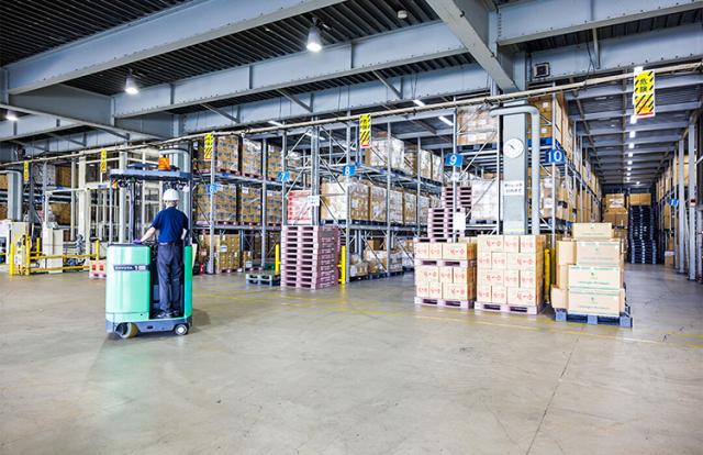 日本経済を支える物流業界にチャレンジ！人間関係も良好でアットホームな職場でお待ちしています！