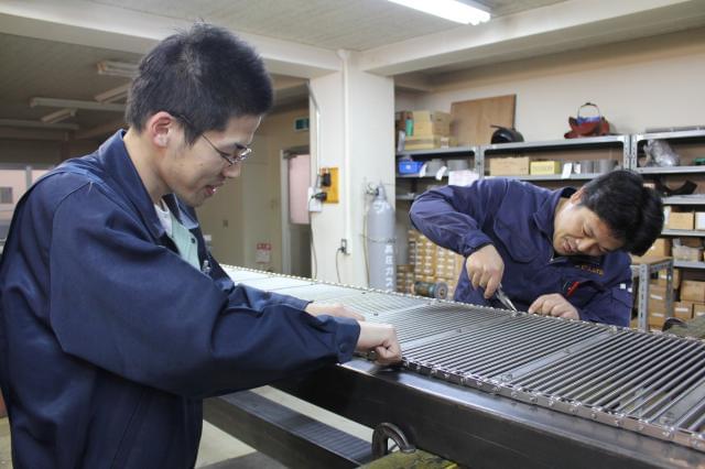 先輩の指導のもと、じっくりと作業を覚えていけます◎
管理職候補として頑張る方をお待ちしています！