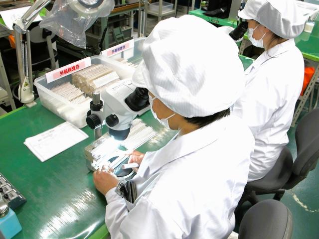 未経験OKの検査・組立のお仕事/女性活躍中/パートさん増員募集/土日祝休みで安定収入実現できます！電子部品の検査・組立スタッフ