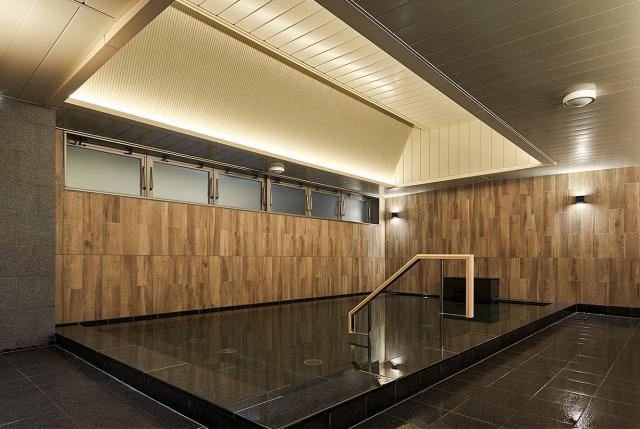 八条口　ホテルヴィスキオ京都　昼間の館内清掃スタッフホテルヴィスキオ京都　館内清掃スタッフ