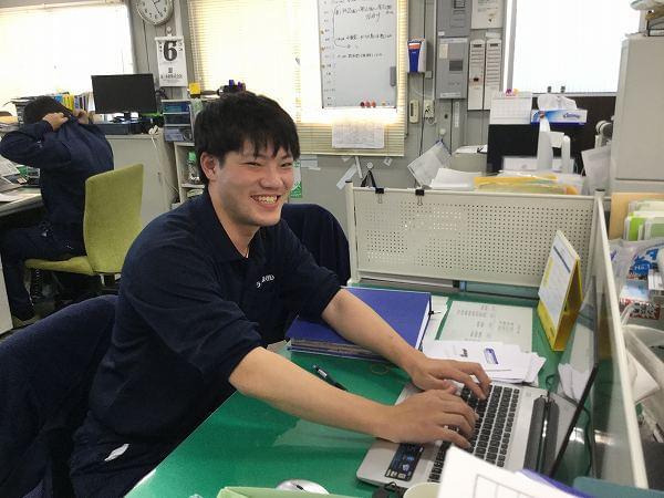駅チカ！
残業ほとんどなし！
年間休日125日で、土日祝休み！