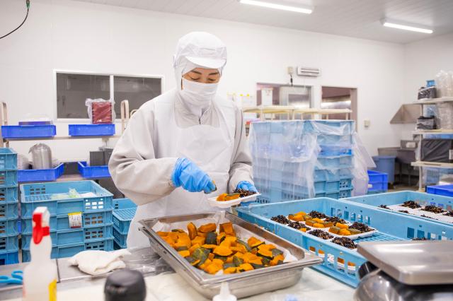 ［岡山市南区］≪食品工場/調理部門（総菜）スタッフ≫◆スキマ時間の活用に◆週3日勤務〜希望での調整可両備ストア生鮮センター　総菜スタッフ