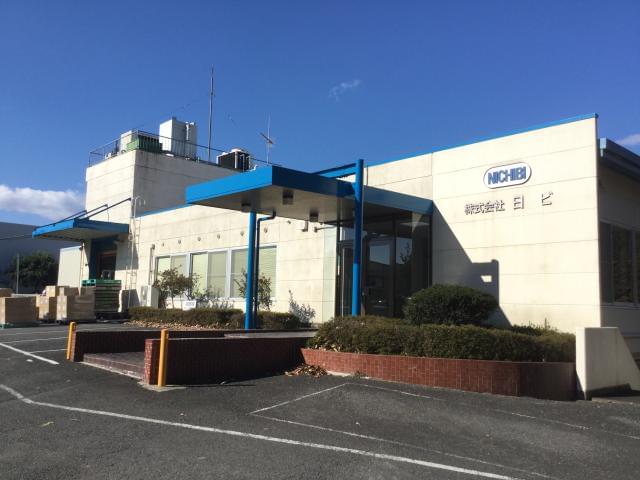 軽作業／女性活躍中／実働8時間／週5日／土日祝休み／年間休日129日／しっかり稼げて休日もバッチリ工場内での製造軽作業