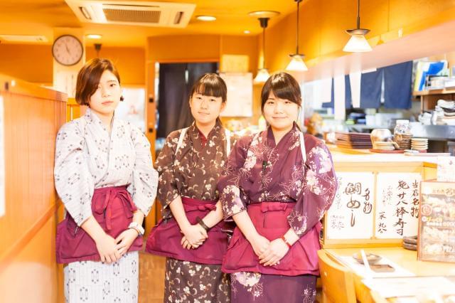 チームワークを深め、ワイワイ楽しく働きましょう!