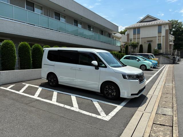 中高年スタッフ活躍中！綺麗な施設で送迎ドライバーのお仕事を始めませんか！送迎ドライバー