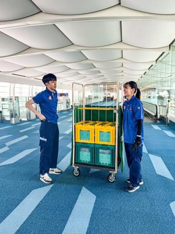 ＜羽田空港第3ターミナル＞高時給！／食事補助有り／空港内で台車を歩いて配送／週5日勤務／残業ほぼなし羽田空港国際線内での配送サポート