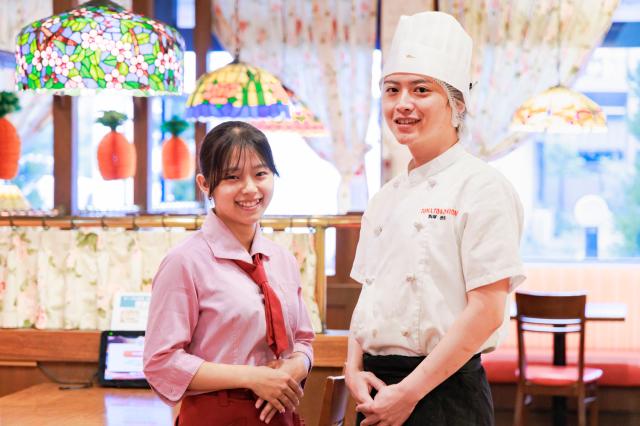 ホールもキッチンも、自分に合った仕事で楽しく成長!ここでの出会い・経験がきっとあなたの将来に役立ちますよ♪