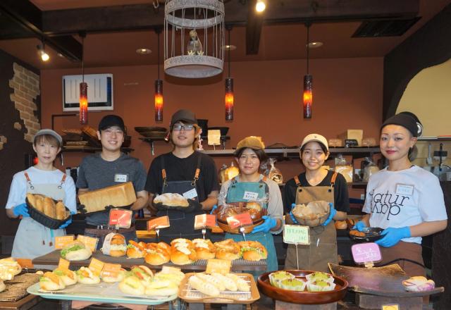 焼きたてパンの香りに囲まれて働きませんか？人気のパン屋さんで販売スタッフ募集！パン屋さんの販売スタッフ